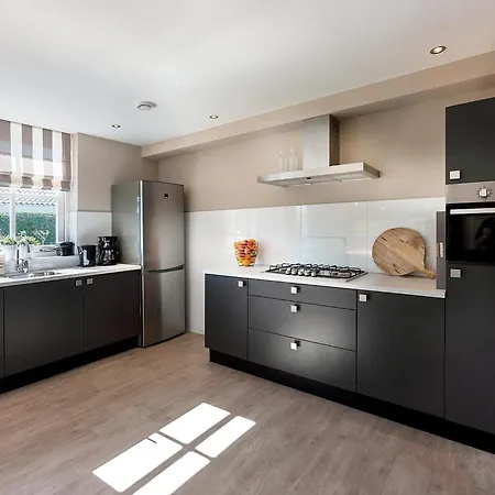 Semesterbostad Near Dutch Coast & Park